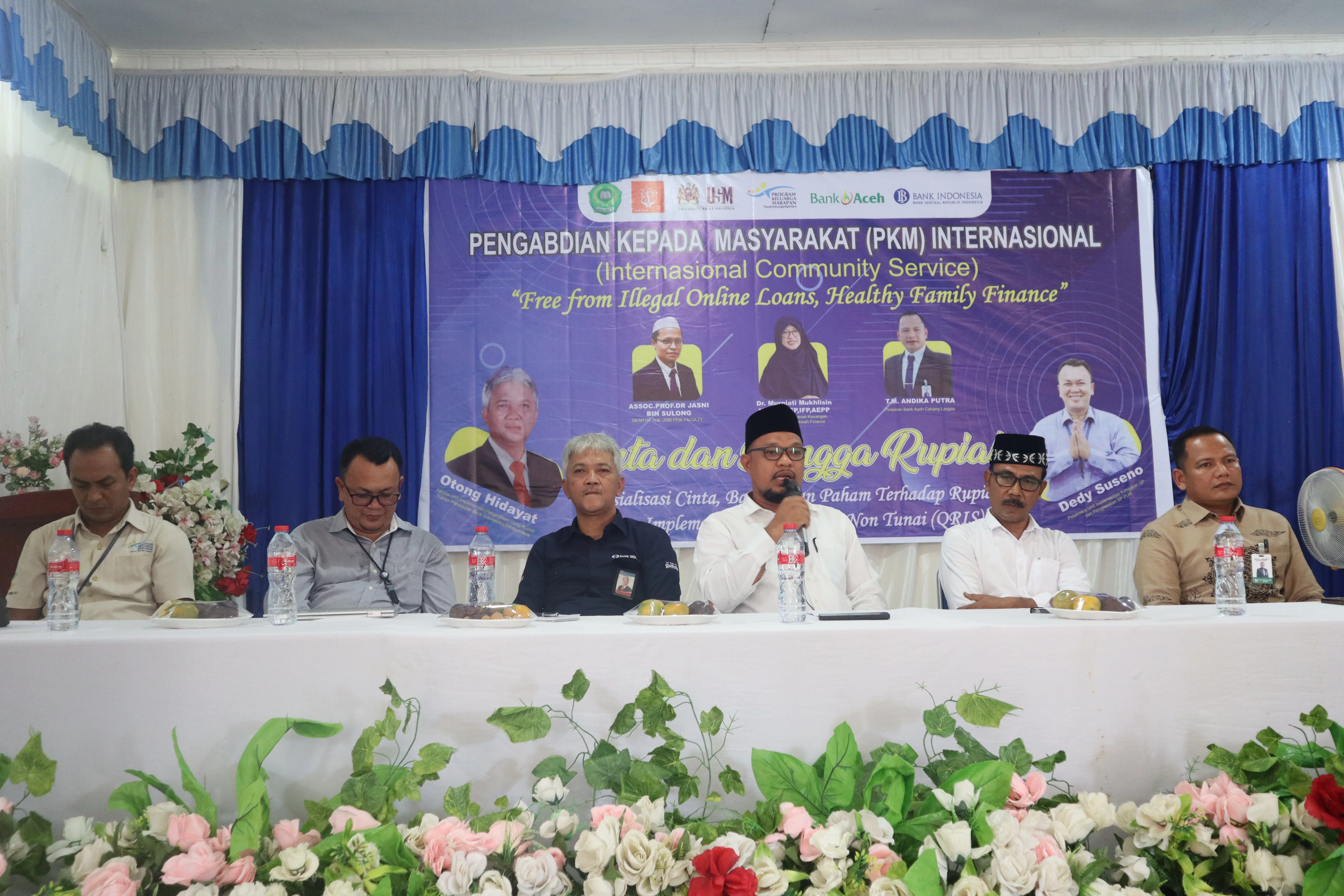 Febi IAIN Langsa Conducts International Community Service on Online Loans and Love for the Rupiah