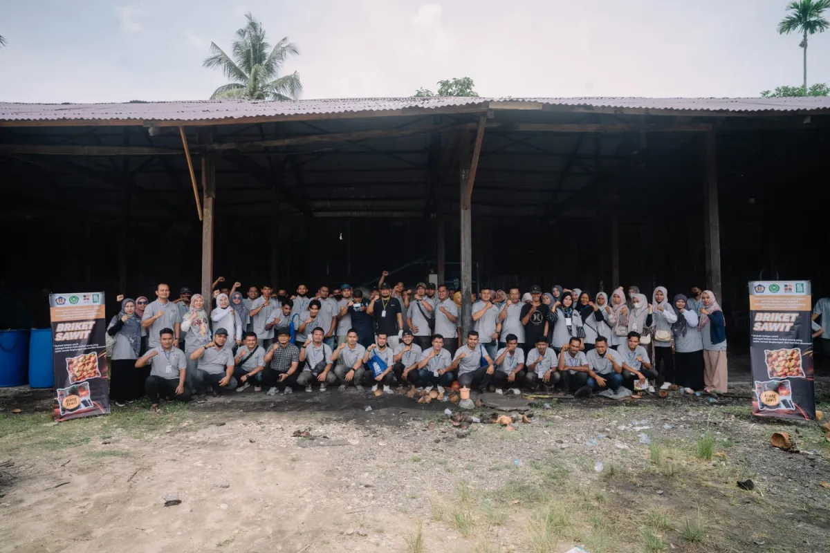 FEBI IAIN Langsa Bersama BPDP Gelar Pengabdian kepada Masyarakat: Demonstrasi Pembuatan Arang Briket dari Limbah Kelapa Sawit