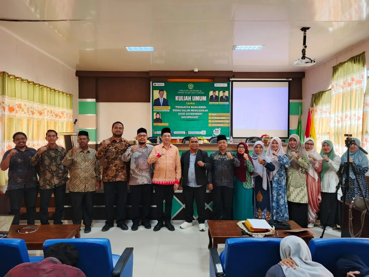 Staf Ahli kementerian Agama RI Dr. Faisal Ali Hasyim, M.Si mengisi kuliah umum pada Fakultas ekonomi & Bisnis Islam ‎IAIN Langsa