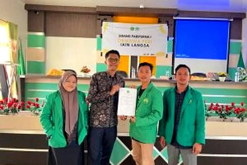 Sidang Paripurna Senat Mahasiswa FEBI Sahkan Program Kerja Ormawa