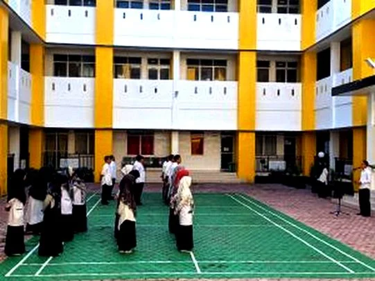 Bertindak Sebagai Pembina Apel, Wakil Dekan Harapkan Peningkatan Kualitas Kinerja