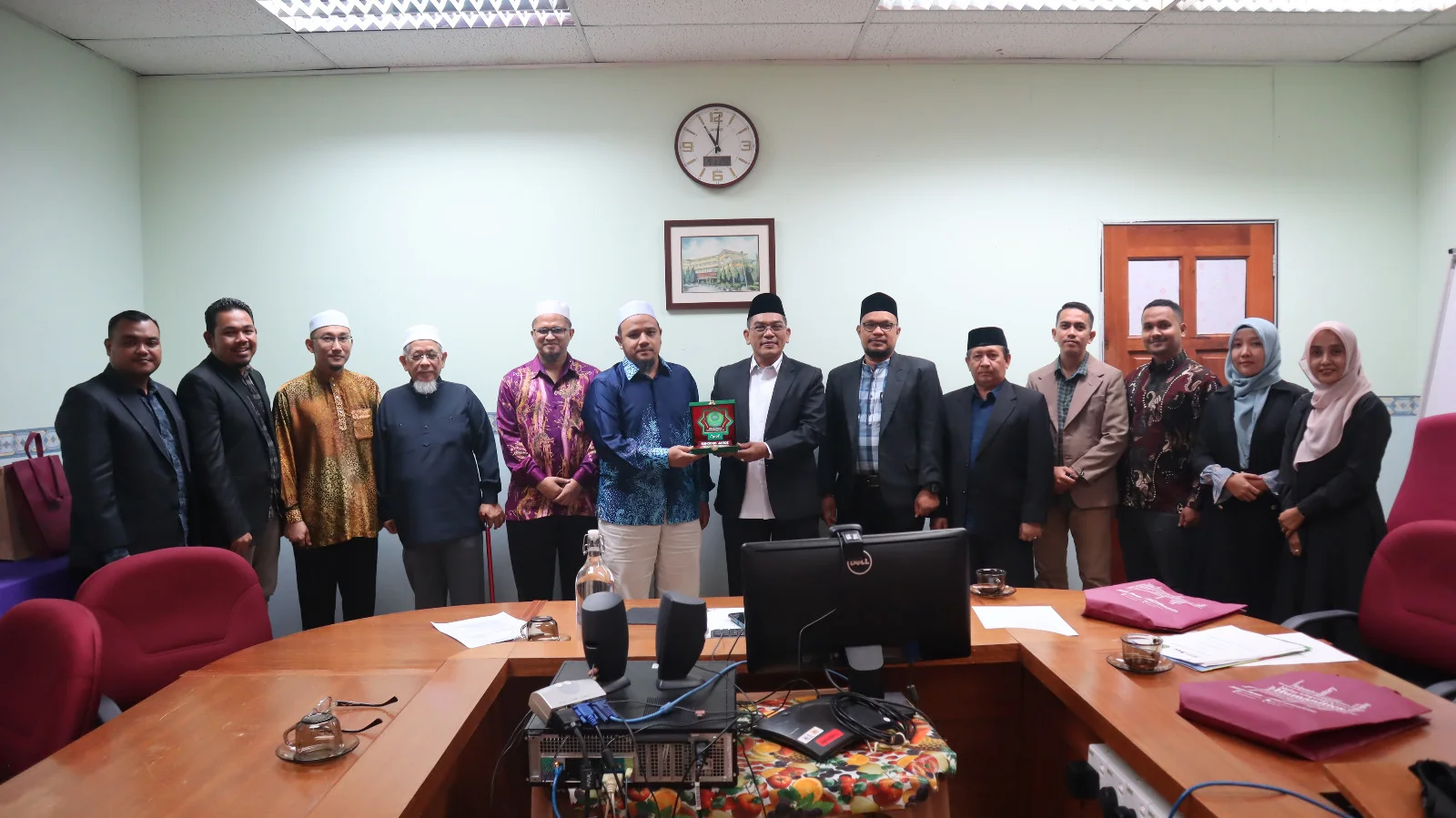 Exploring Excellence :  Perjalanan Benchmarking FEBI IAIN Langsa dalam Peningkatan Mutu Pendidikan dan Kolaborasi dengan Universiti Sains Malaysia USM